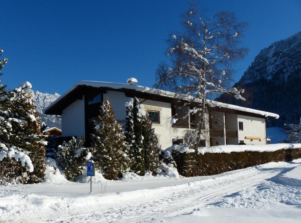 Pension Hohenrainer Reutte Exterior photo